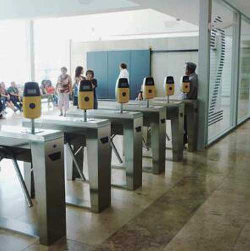 公共交通三輥閘機(jī)