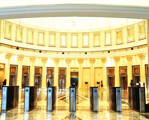 中國平安金融大廈通道閘案例 - 中出網(wǎng)-智能出入口與停車充電門戶