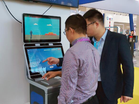 錢林?jǐn)y新自助訪客機(jī)及系統(tǒng)亮相安博會(huì)引起熱潮