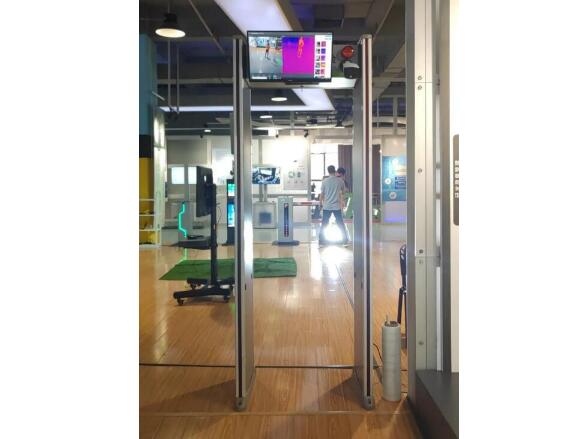 無(wú)感通行 守護(hù)安全之門(mén)：熵基科技熱成像測(cè)溫安檢系統(tǒng)