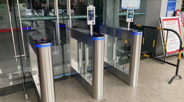 熵基科技醫(yī)院人行通道健康碼場(chǎng)景解決方案