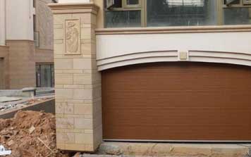 車庫(kù)門 - 遙控車庫(kù)門