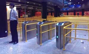 上海東方明珠電視塔三輥閘案例 - 中出網(wǎng)-智能出入口與停車充電門戶