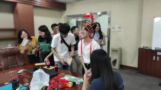 樂翻天的過節(jié)方式——艾科中秋游園會！