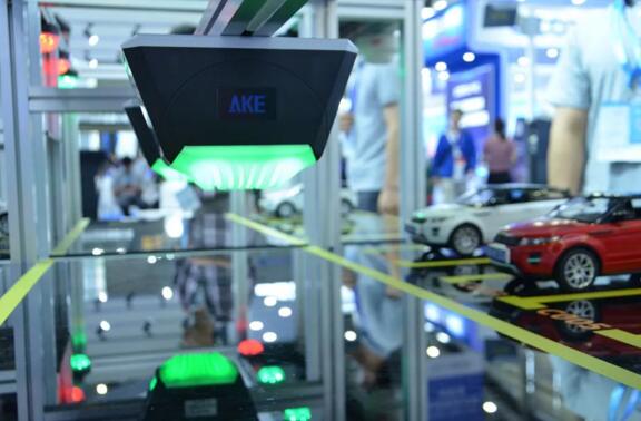 逆勢(shì)出擊！艾科智泊視頻引導(dǎo)產(chǎn)品進(jìn)駐美利堅(jiān)！