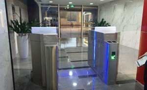 深圳深國(guó)投廣場(chǎng)通道閘案例