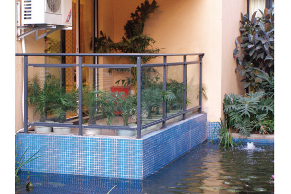 陽臺(tái)欄桿系列-玻璃型陽臺(tái)欄桿