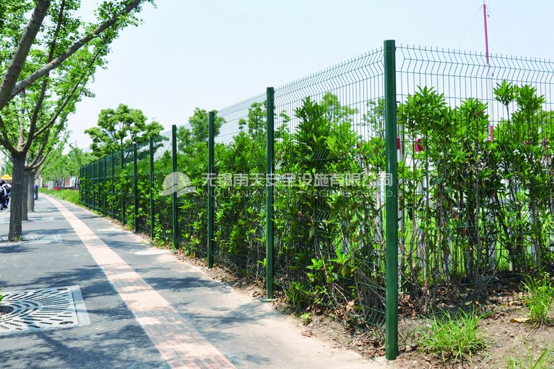 上海世博會氣象站護(hù)欄案例 - 中出網(wǎng)-智能出入口與停車充電門戶