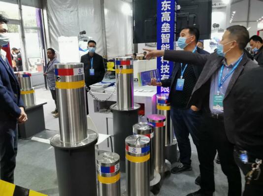 工作人員細心講解