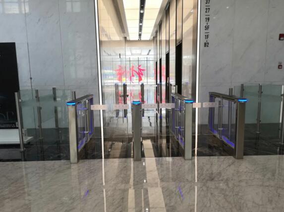 令令開(kāi)門落地深圳270°海景寫字樓：前海HOP國(guó)際