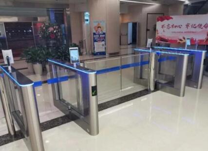 令令開(kāi)門落地國(guó)內(nèi)首家合資銀行：廈門國(guó)際銀行總部