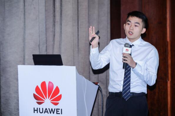 佳都科技智慧城市事業(yè)部袁名人在智慧城市分論壇的演講