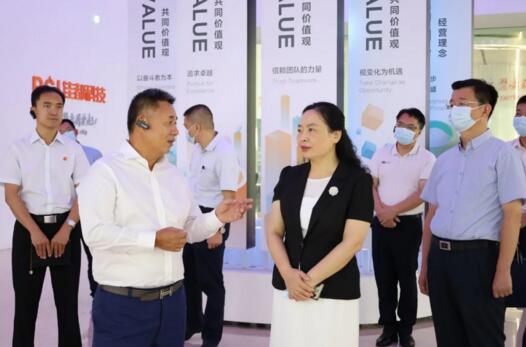茂名市黨政代表團(tuán)一行參觀了佳都科技人工智能展廳
