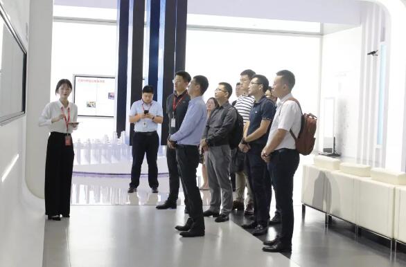 平安財(cái)產(chǎn)保險(xiǎn)風(fēng)控部總經(jīng)理袁勇民一行參觀考察佳都科技