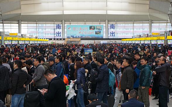 亦或這樣堵堵堵堵堵堵堵的登機(jī)/檢票口