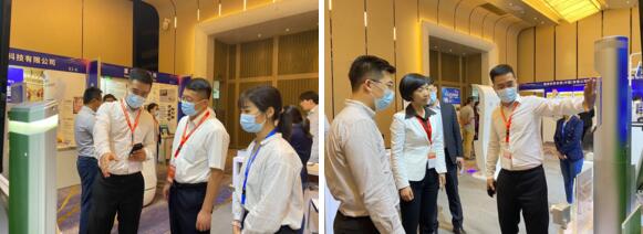 AI核驗(yàn)終端，高效身份復(fù)核