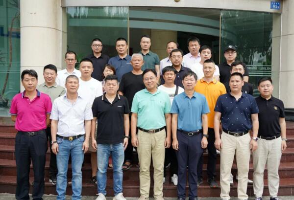 座談會在愉悅的氛圍中圓滿結(jié)束