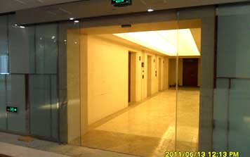 自動門 - 自動門