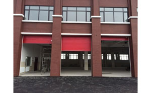 大連松木島消防隊(duì)車(chē)庫(kù)門(mén)案例 - 中出網(wǎng)-智能出入口與停車(chē)充電門(mén)戶(hù)