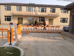 大連甘井子區(qū)停車場(chǎng)管理系統(tǒng)案例 - 中出網(wǎng)-智能出入口與停車充電門戶