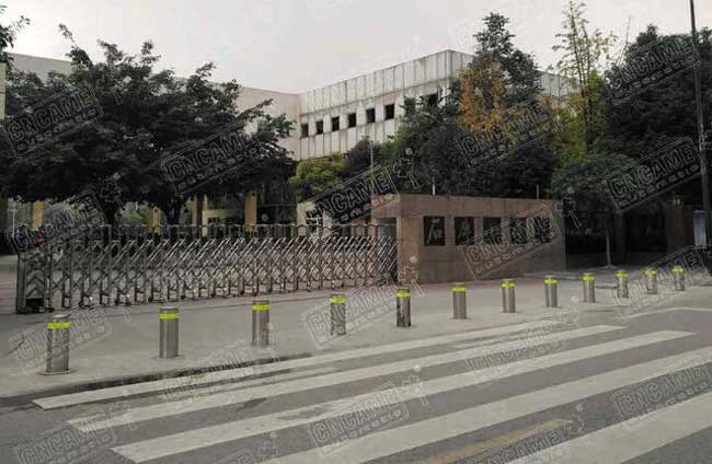 成都新都石犀小學(xué)升降柱案例 - 中出網(wǎng)-智能出入口與停車充電門戶