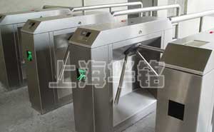 昆山巨仲電子通道閘案例