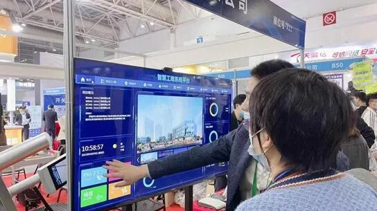 觀眾現(xiàn)場(chǎng)了解管理解決方案