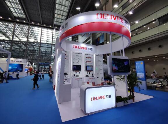 芊熠攜車(chē)位引導(dǎo)相機(jī)新品搶先亮相深圳智慧停車(chē)展，受邀出席演講，引觀眾熱烈反響