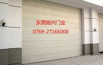 翻板車(chē)庫(kù)門(mén) - 豪華電動(dòng)翻板車(chē)庫(kù)門(mén)