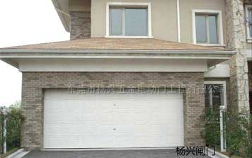 翻板車庫(kù)門(mén) - 遙控翻板電動(dòng)車庫(kù)門(mén)