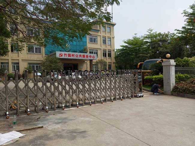 東城溫塘竹園公共服務(wù)中心電動伸縮門案例 - 中出網(wǎng)-智能出入口與停車充電門戶