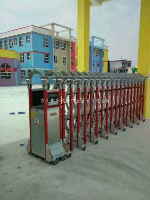 東莞萬江豪華鋁型電動(dòng)伸縮門案例 - 中出網(wǎng)-智能出入口與停車充電門戶