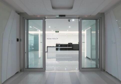 亞薩合萊自動(dòng)門系統(tǒng)受邀參加第8屆GBE地產(chǎn)高峰論壇