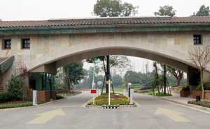 麓山國(guó)際道閘案例