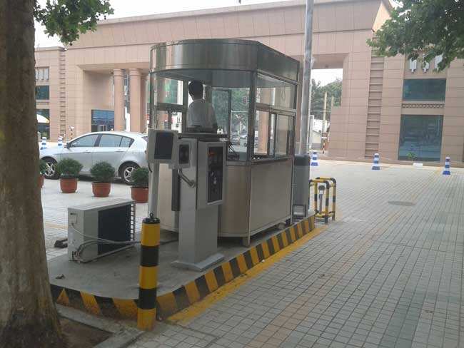 山東政法學(xué)院車牌識別系統(tǒng)案例 - 中出網(wǎng)-智能出入口與停車充電門戶