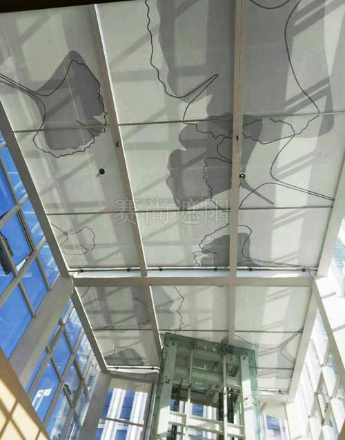 北京樂(lè)成中心頂部圖案電動(dòng)遮陽(yáng)簾工程 - 中出網(wǎng)-智能出入口與停車充電門戶