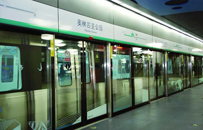 地鐵全高安全門