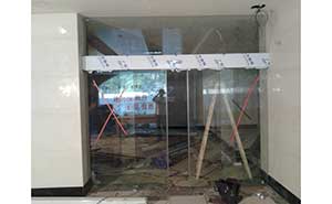 合肥阜陽(yáng)北路金屬大廈自動(dòng)門案例