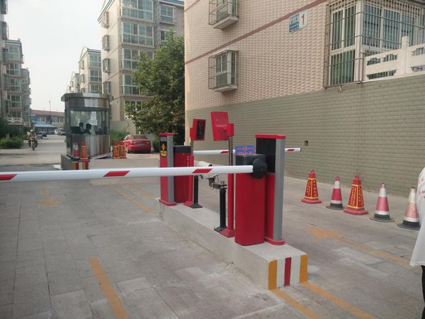 玉田道閘案例 - 中出網(wǎng)-智能出入口與停車充電門(mén)戶