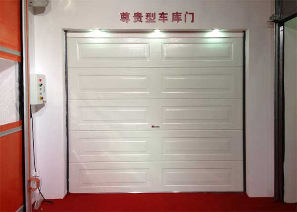 防夾手翻板車庫(kù)門