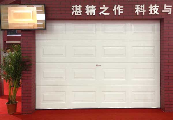 彩鋼防夾手翻板車庫門