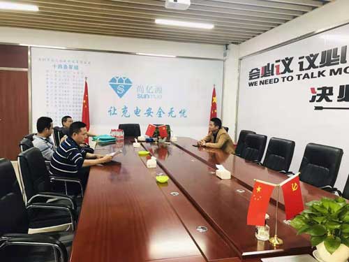 烏魯木齊客戶領(lǐng)導(dǎo)蒞臨尚億創(chuàng)新進(jìn)行考察指導(dǎo)