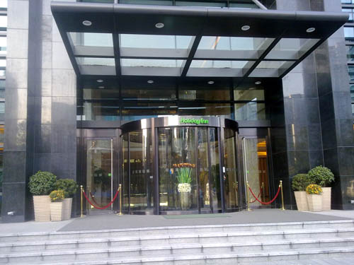 旋轉(zhuǎn)門(mén)