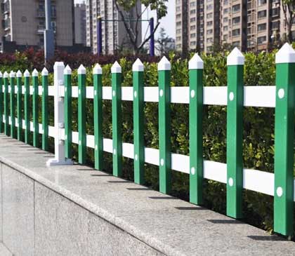 PVC草坪護欄