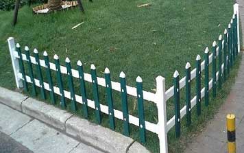 PVC草坪護欄