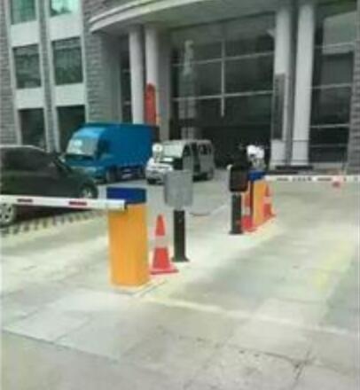 廣西壯族自治區(qū)地質(zhì)礦產(chǎn)勘查開(kāi)發(fā)局車(chē)牌識(shí)別系統(tǒng)案例 - 中出網(wǎng)-智能出入口與停車(chē)充電門(mén)戶