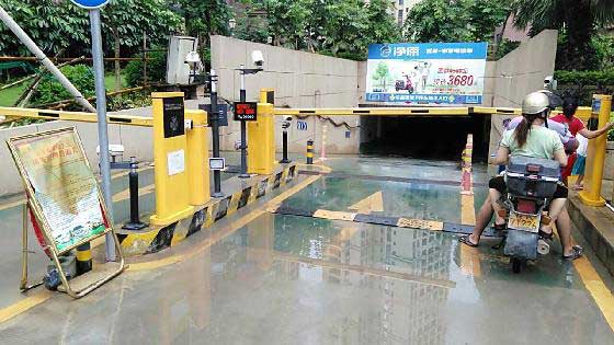 廣西北流幸福里小區(qū)停車(chē)場(chǎng)系統(tǒng)案例 - 中出網(wǎng)-智能出入口與停車(chē)充電門(mén)戶