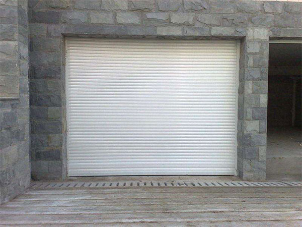 車庫(kù)門(mén)