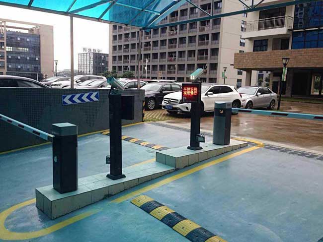 東莞互聯(lián)網(wǎng)產(chǎn)業(yè)園停車場(chǎng)系統(tǒng)案例 - 中出網(wǎng)-智能出入口與停車充電門戶