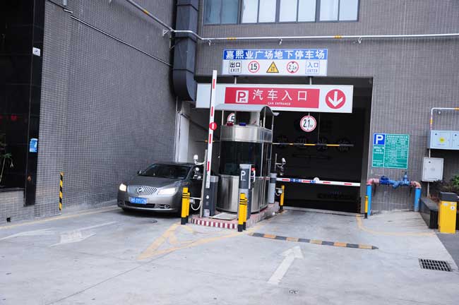 嘉熙業(yè)廣場停車場系統(tǒng)案例 - 中出網(wǎng)-智能出入口與停車充電門戶
